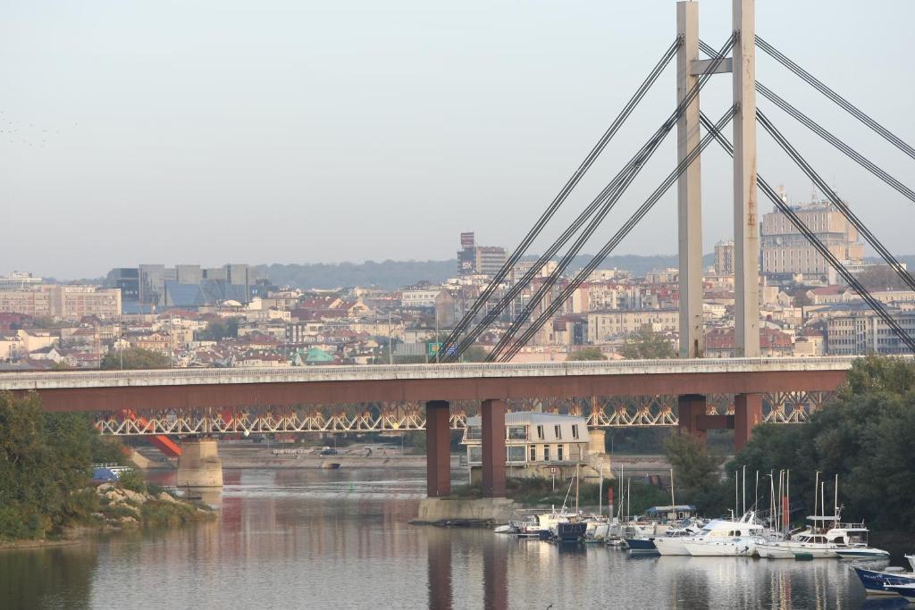 Hotel Novella Uno Novi Banovci Buitenkant foto